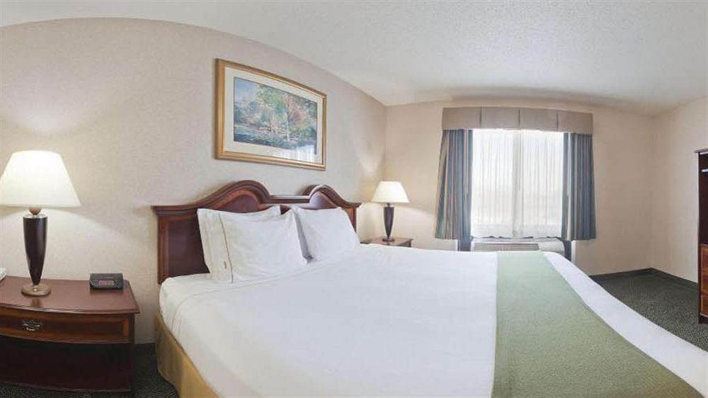 Holiday Inn Express Milwaukee N- Brown Deer/Mequon Eksteriør bilde